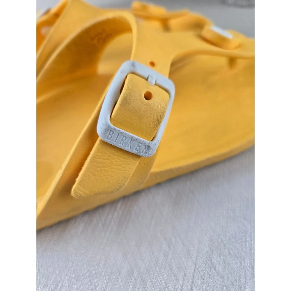 BIRKENSTOCK Kids Yellow Gizeh Thong Sandals Adjustable‎ Strap Size 30